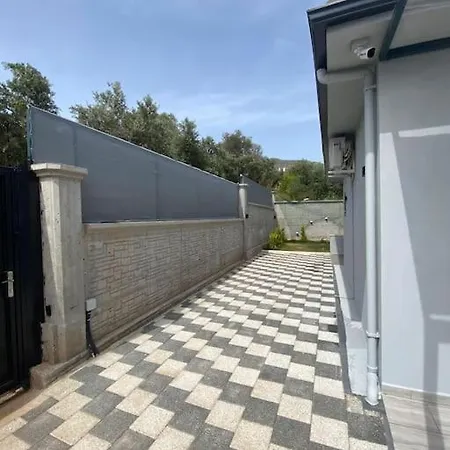 Uniqe Villa *